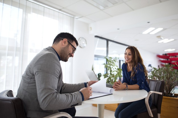 entretien-embauche-selection-candidats-emploi_342744-729